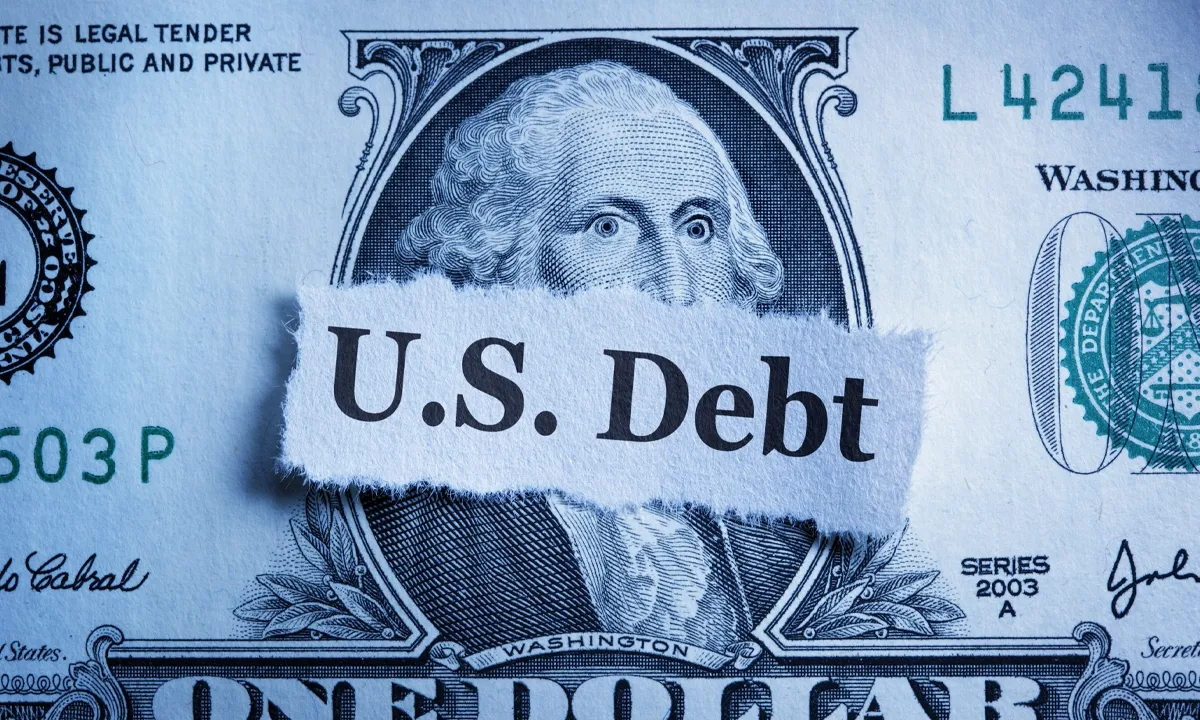 Brian Armstrong Sounds Alarm on US Debt Crisis Fueling Bitcoin's Rise as Global Reserve Currency