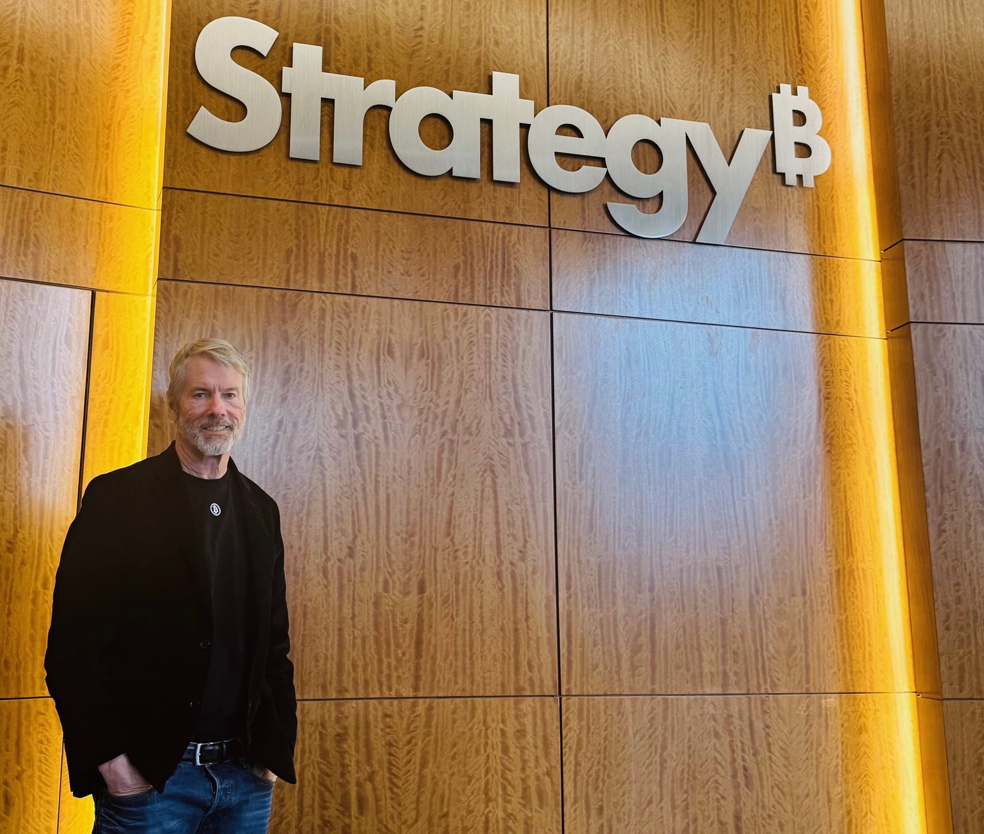 Microstrategy Changes Name to Strategy, Focuses on Bitcoin and AI