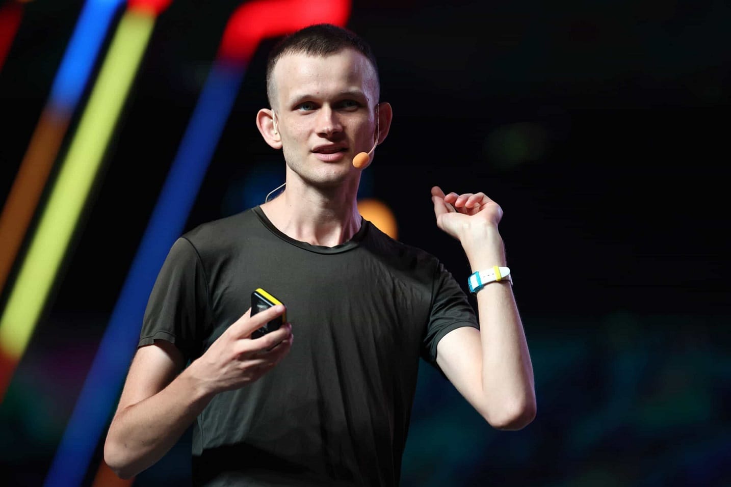 Vitalik Buterin Defends Tornado Cash Developer Against Code Criminalization