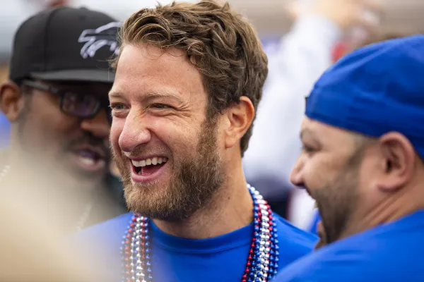 Barstool Sports Dave Portnoy Starts Trading Solana “Shitcoins”, Warns Others of the Risks